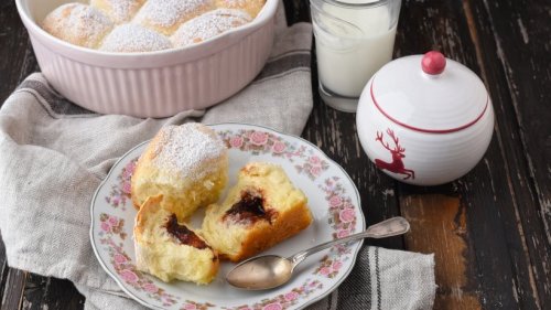 Luftig-lockere Karfreitagsbrötchen mit Marmelade