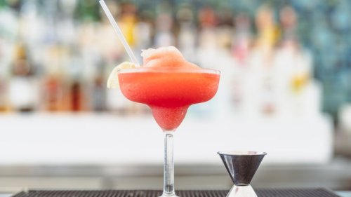 Probieren Sie mal unseren Frozen Negroni – Cocktail-Trend 2022