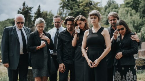 Dürfen Personen von einer Beerdigung ausgeschlossen werden?