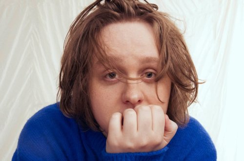 Signed: Lewis Capaldi Connects With PPL; Lil Mosey Synchs Up With Cinq