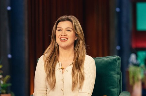 Kelly Clarkson Doesn’t Care What HR Says, She’s Totally Open to Comments on Her Weight Loss: ‘I Want You to Say ‘Damn!’