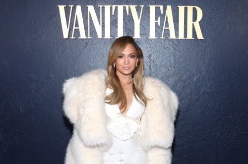 Jennifer Lopez Sued for Posting Paparazzi Pictures of Herself From Golden Globes Event