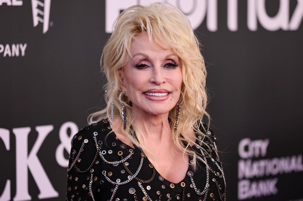 Dolly Parton Was All Smiles & Jokes at Final Public Appearance, 2 Months Before She Died