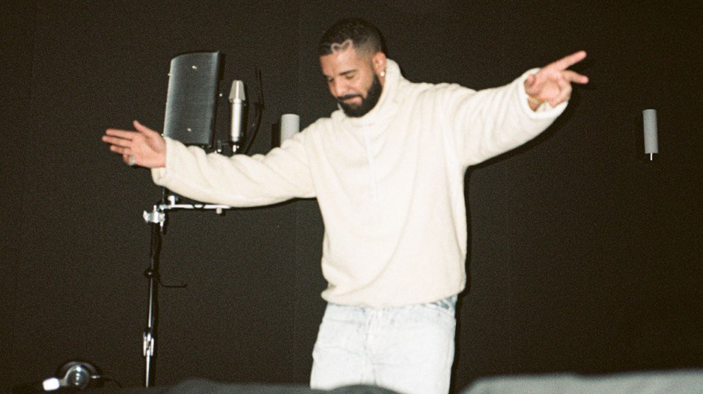 Drake Extends Records While Jack Harlow Scores ‘First’ No. 1: The Year in R&B/Hip-Hop Charts 2022