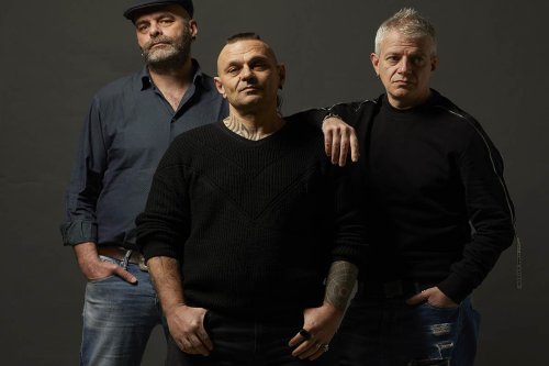 99 Posse nella bufera: hanno portato delle bandiere filorusse sul palco