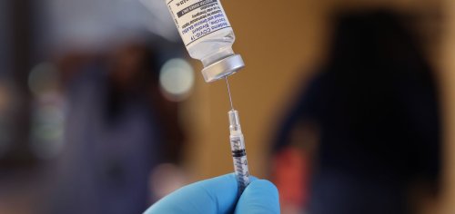 FDA advisers back agency plan to simplify COVID-19 vaccination