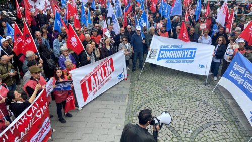 SOL Parti İzmir’de yürüdü: Mücadelemizi sürdürelim