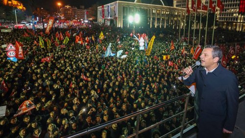 Özgür Özel'den Erdoğan'a: "İstanbul senden korkmuyor"