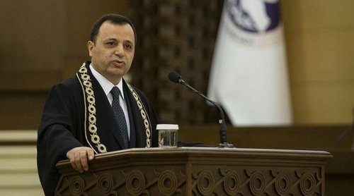 Zühtü Arslan'ın yeniden AYM Başkanlığı'na seçilmesi kararı Resmi Gazete'de