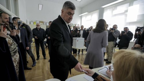 Hırvatistan’da halk genel seçim için sandığa gitti