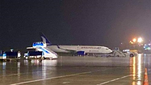 Yıldırım isabet eden uçak, Trabzon’a mecburi iniş yaptı