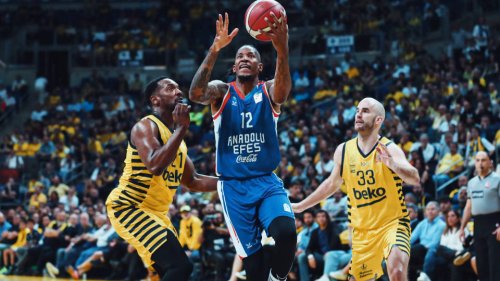 Anadolu Efes, Fenerbahçe Beko'yu son saniye basketiyle yendi