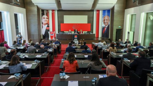 CHP'de Parti Meclisi toplandı: Kurultay tarihi belirlenecek