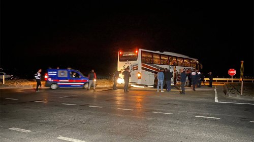 Tokat'ta yolcu otobüsüne kimliği belirsiz kişilerce ateş açıldı