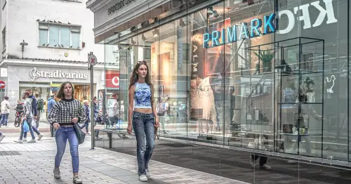 'Gorgeous' £23 Primark dress that 'looks expensive' is 'giving Bridgerton'