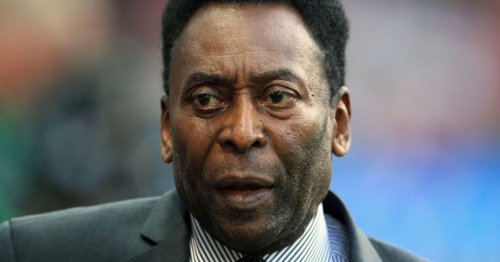 Pele in hospital with cancer treatment 'appearing to be ineffective' - reports