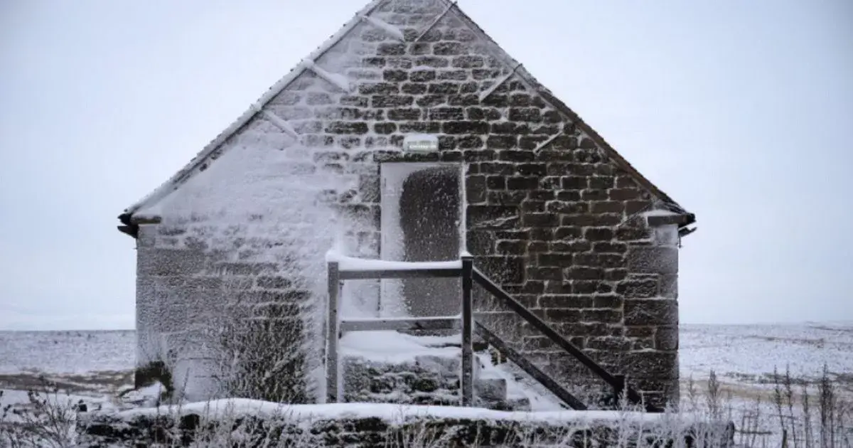 UK faces 9cm snow bomb this week with exact hour flurries start announced