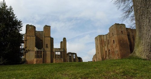 Food and drinks event coming to historic Warwickshire castle ruins