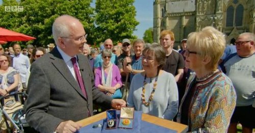 BBC Antiques Roadshow guest floored by ludicrous valuation of jewellery
