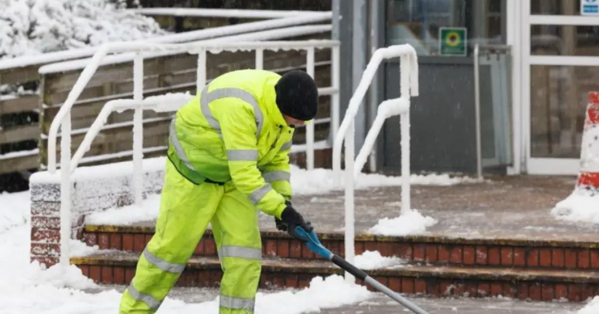 UK faces 411mile snow storm with only 'three places in England' spared