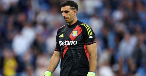 Pundits agree on transfer dilemma as Emi Martinez hints at Aston Villa farewell