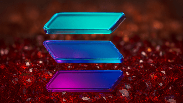 Analysts Target $460 as Solana Breaks out of Bullish Triangle