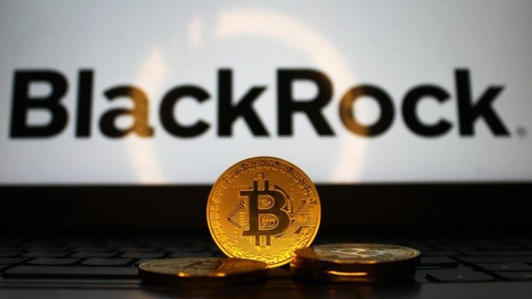 Blackrock’s IBIT Leads $469 Million Bitcoin ETF Selloff in Biggest Exit Since June 2
