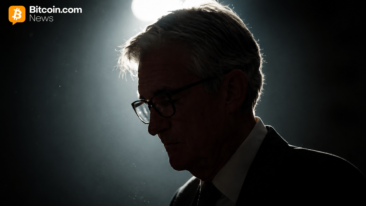 Powell Keeps Fed Governor Role Past May 15 in First Such Move Since 1948