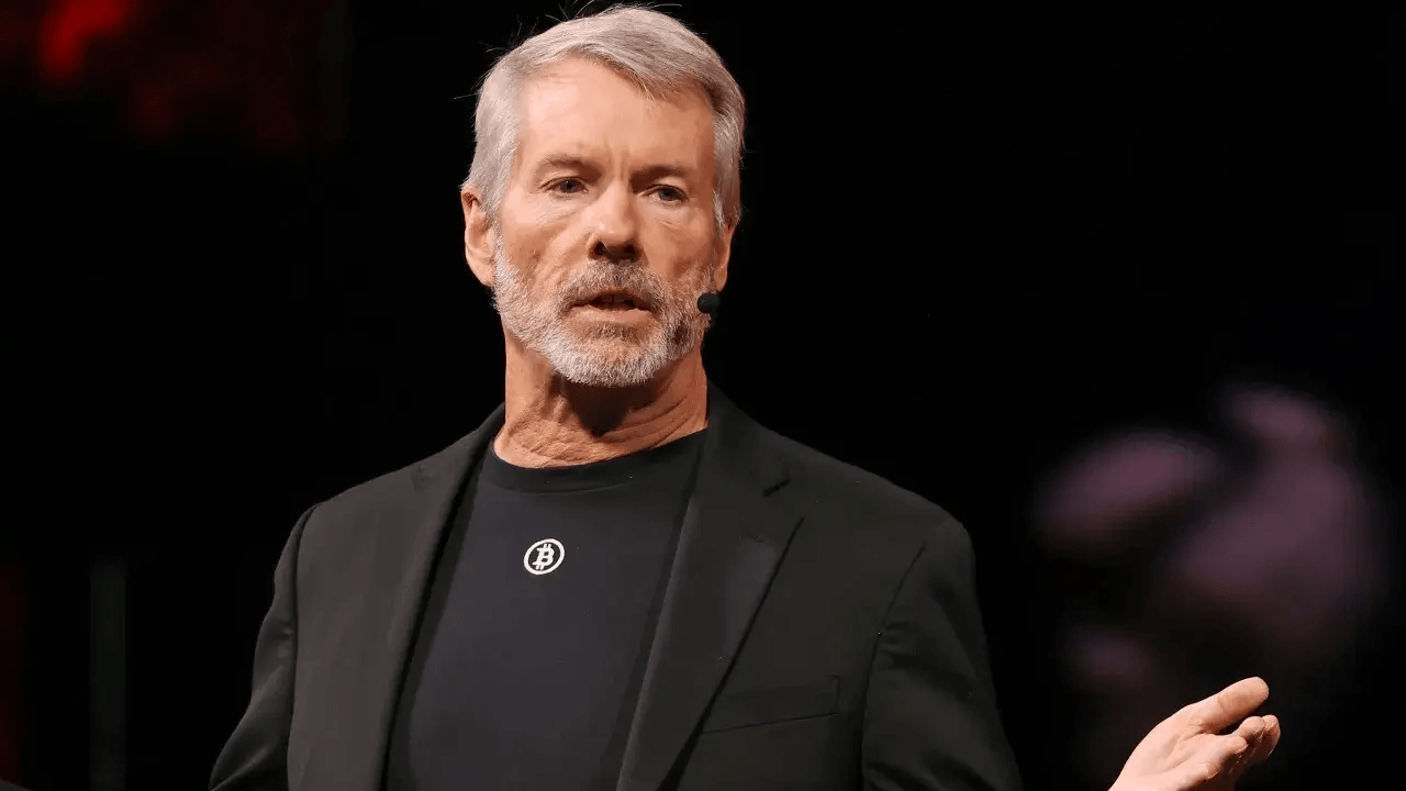 Grayscale Research Head Says Saylor's Strategy Faces a $1.5 Billion Cash-Flow Trap, Not a Bitcoin One