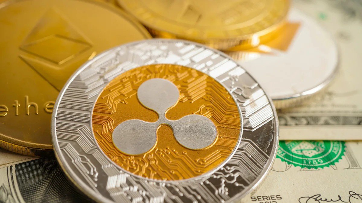 Lawyer Sees Bargain In XRP While Spot ETF Filings Move Forward