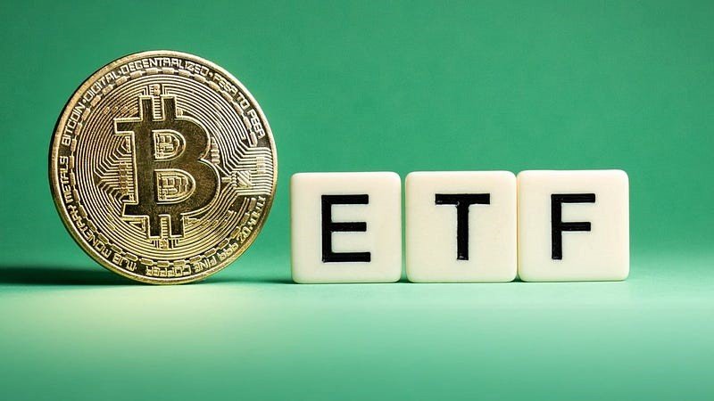 Bitcoin ETFs Weekly Net Outflows Cross $1 Billion Amid $100,000 Price Retest