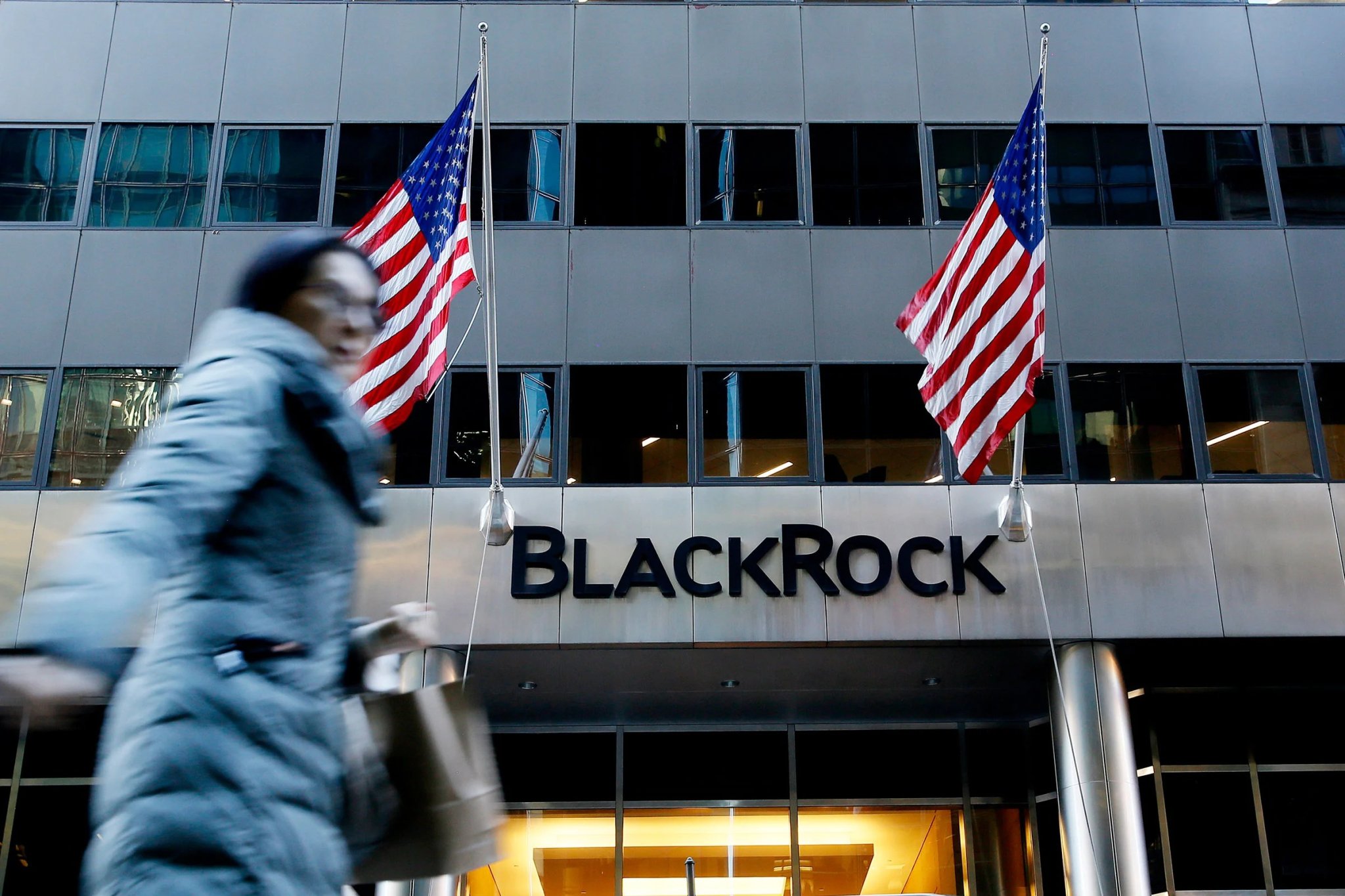 BlackRock Weighs Tokenized ETFs Following Bitcoin Fund Surge