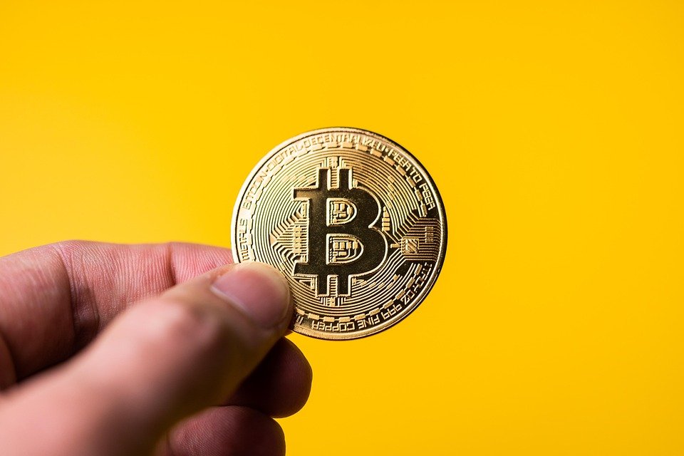 Bitcoin ETF Outflows Put Institutional Demand Back Under The Macro Spotlight