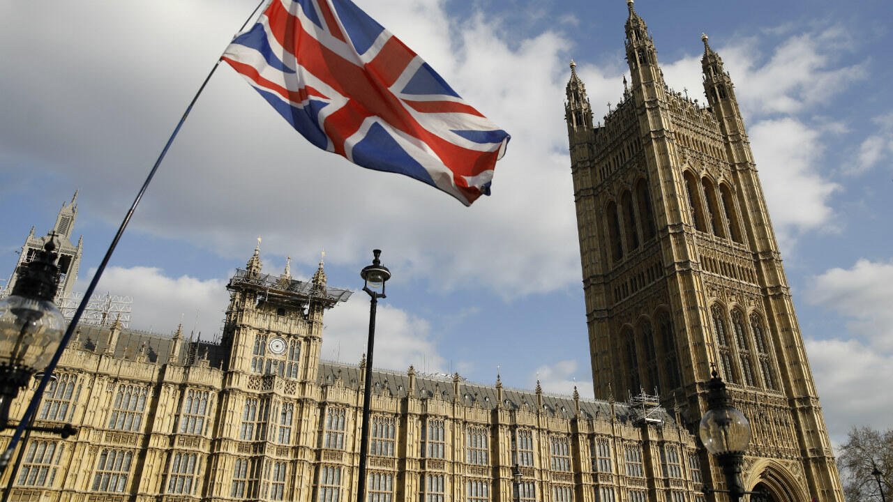 Crypto Billionaire’s $7M Gift Puts UK Reform Leader Under Ethics Spotlight