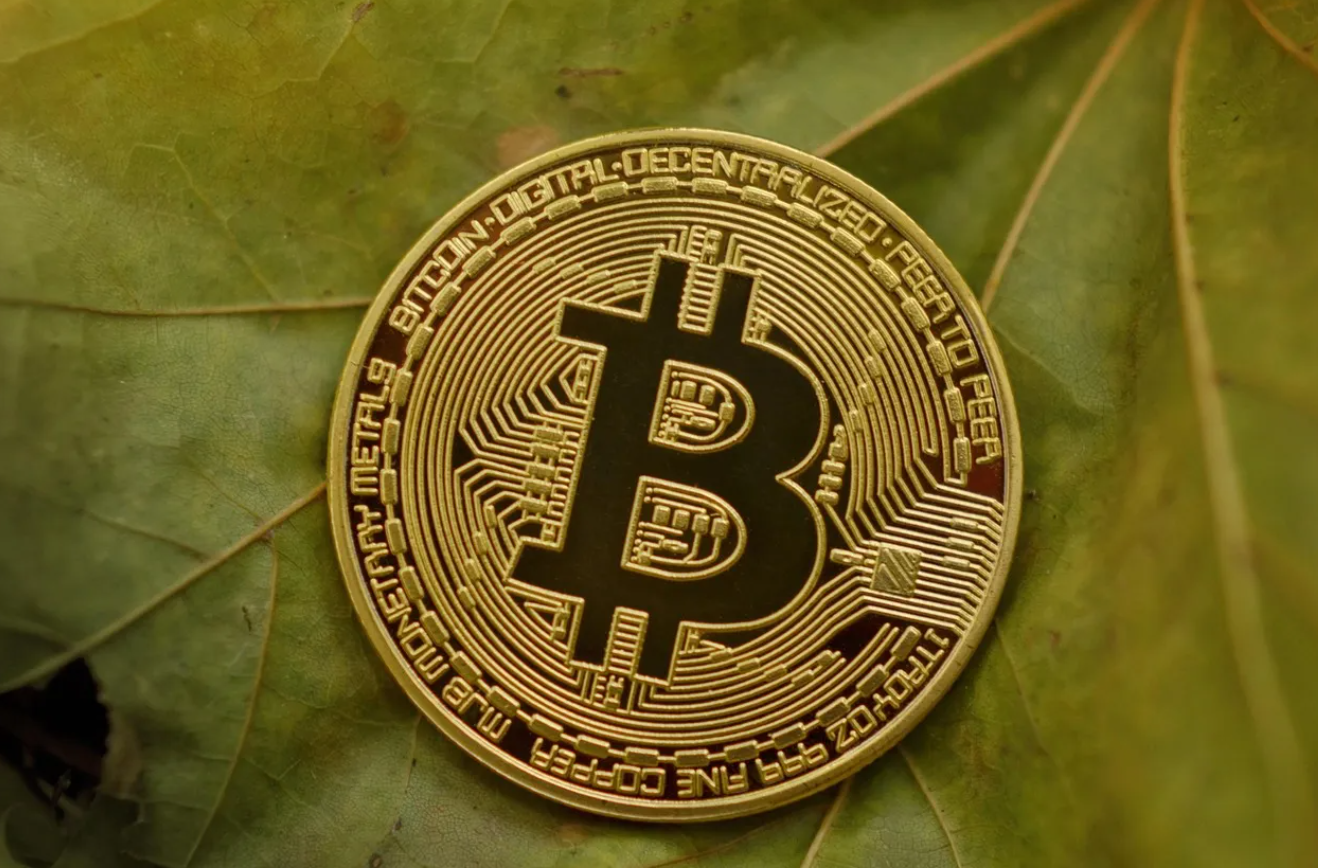 Bitcoin vola a $93k ed Ethereum a $3k: Svelato il motivo del “Pump” coordinato