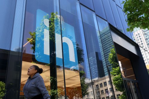 31 Actionable Tips For Promoting Your Business On LinkedIn