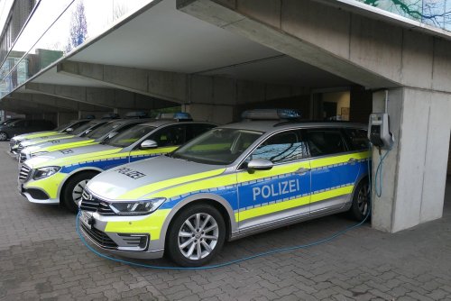 E-Autos als Einsatzbremse – Polizisten müssen Einsätze aufgrund geringer Reichweite abbrechen