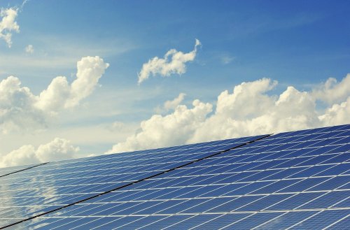 Wiederholter Einbruch im Solarpark bei Rostock: Anlagen im Wert von 140.000 Euro gestohlen