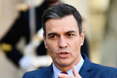 Trotz Blackout – Spaniens Ministerpräsident Sánchez hält an Energiewende fest