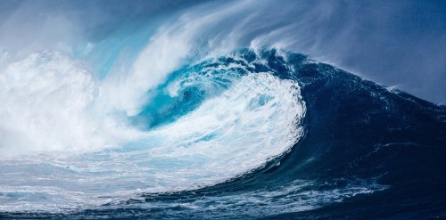 Unsichtbare Bedrohung – wie Monsterwellen Offshore-Windparks gefährden
