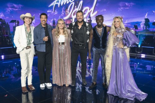 Carrie Underwood In Hot Water For Seemingly Lackluster Reaction To Black 'American Idol' Winner's Victory - Blavity