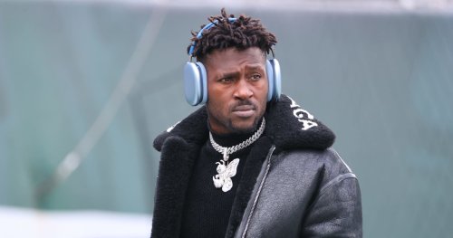 Former NFL WR Antonio Brown Facing Arrest Warrant on Domestic Violence Charge