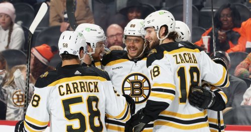David Pastrňák Bruins Break Nhl Single Season Record With 63rd Win By Beating Flyers Flipboard