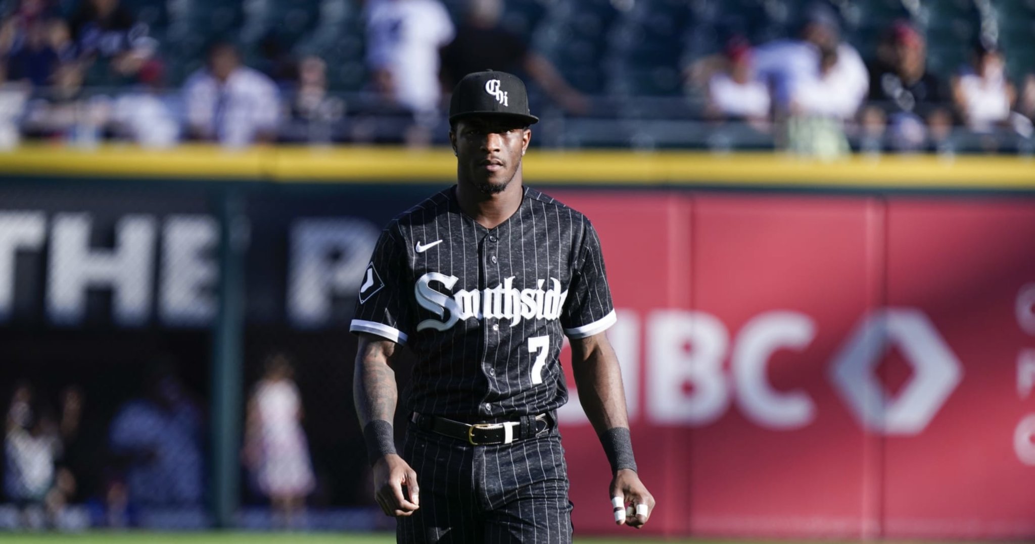 José Ramírez punch puts Tim Anderson on the ground in wild Guardians-White  Sox brawl