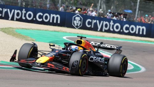 Quatre à la suite!: Un Max Verstappen impérial devance les McLaren à Imola