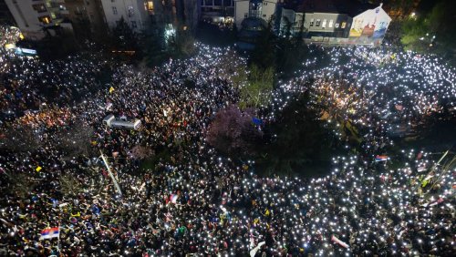 Manifestations monstre: En Serbie et en Hongrie, une autre révolution européenne se joue