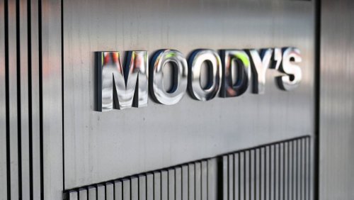 Wegen Anwachsen der Staatsschulden und Zinsen: Ratingagentur Moody's stuft Kreditwürdigkeit der USA herab