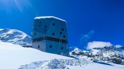Zermatt VS vom Schnee lahmgelegt – ausser die Monte Rosa Hütte: Nur auf 2883 Metern über Meer lief alles normal