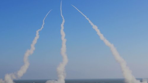 Portée de jusqu'à 150 km: La Russie a abattu des roquettes américaines projetées par l'Ukraine