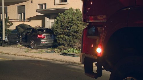 Selbstunfall in Frauenfeld TG: BMW kracht in Hausfassade – drei Verletzte